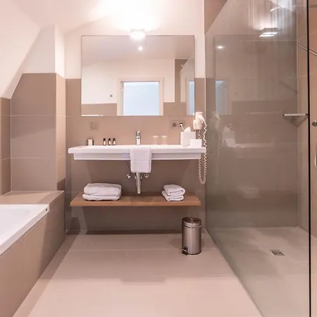 Huyshoeve Hotel 3*